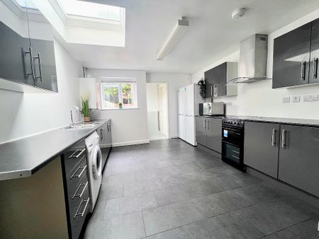 3 Bedrooms, 17 Vecqueray Street – Student Accommodation Coventry - Photo 4