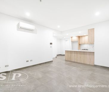 Luxury 1 Bedroom Apartment - Photo 1