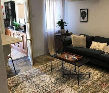 Wow! What a location and what a charming cottage, so close to every... - Photo 2