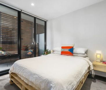Modern Industrial Style Home In South Yarra Central - Photo 1