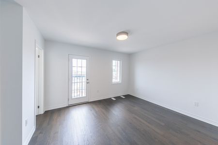 For Lease - 3028 Merrick Road, Oakville, Ontario - Photo 4