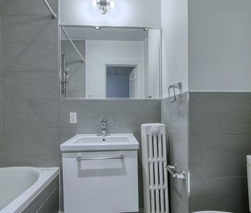 3710-3730 Queen Mary - Photo 3