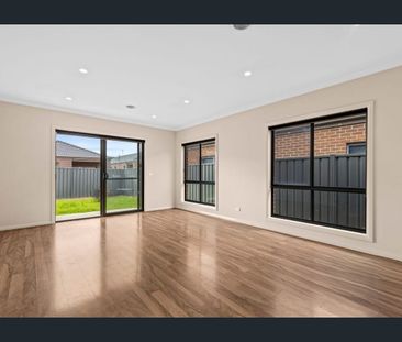 Modern Family Home in a Convenient Location - Photo 3