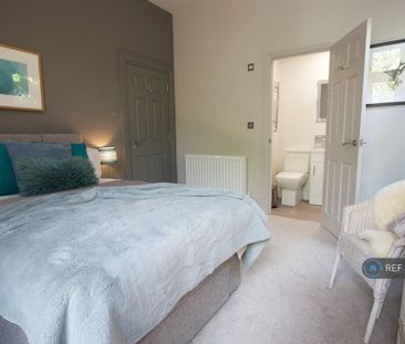 1 bedroom in a house share to rent - Photo 5