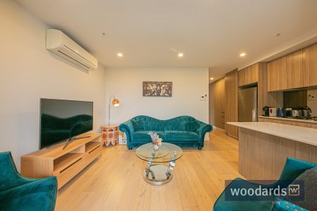 Sophisticated Urban Living in the Heart of Malvern East - Photo 2