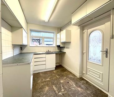 2 bedroom semi-detached house to rent - Photo 5