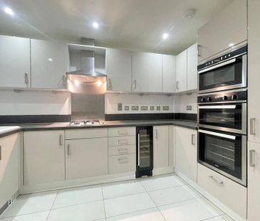 3 bedroom mews to rent - Photo 5