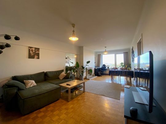 Residentieel en centraal gelegen appartement aan de Coupure met 2 slaapkamers en 2 terrassen op de zevende verdieping van de Residentie Mogador. - Foto 1