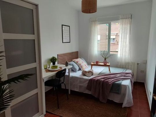 Calle Maseda, Madrid, Community of Madrid 28039 - Foto 1