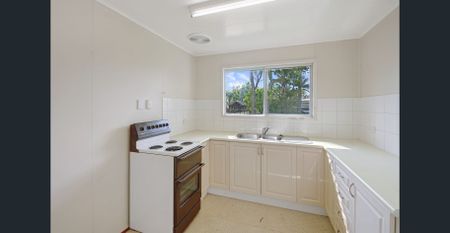 3 Bedroom Family Home! - Photo 5