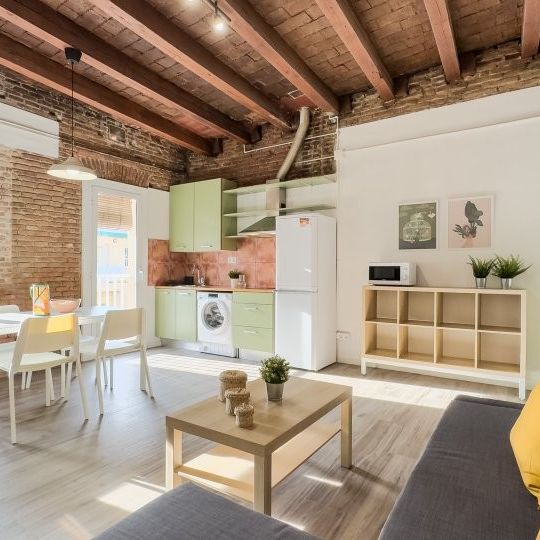 barcelona, Catalonia 08012 - Photo 1