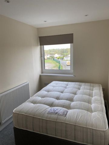 3 bedroom apartment to rent - Photo 2