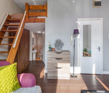 2 MOOR VIEW Leeds - LS6 1AQ - Photo 2