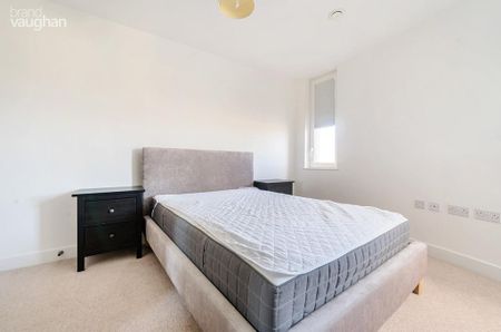 3 bedroom flat to rent - Photo 3