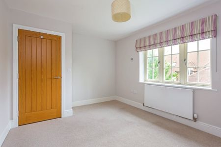 4 bedroom detached house to rent - Photo 4