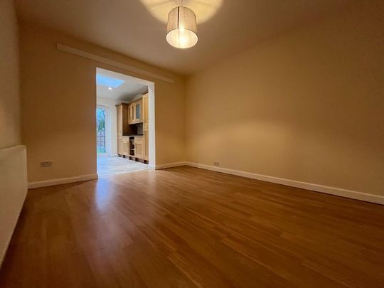 3 bedroom semi-detached house to rent - Photo 1