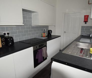 3 bedroom terraced house to rent - Photo 2