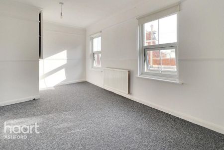4 bedroom townhouse to rent - Photo 3