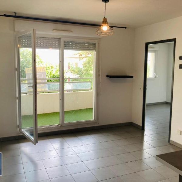 Location Appartement 2 pièces 37m² LA SEYNE SUR MER 83500 - Photo 1