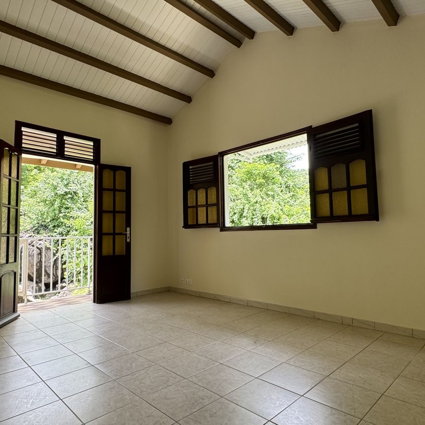 Location Maison 5 pièces 150m² POINTE NOIRE 97116 - Photo 1