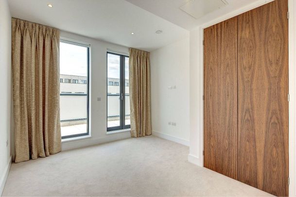 Fairmont Mews, London, NW2 - Photo 1