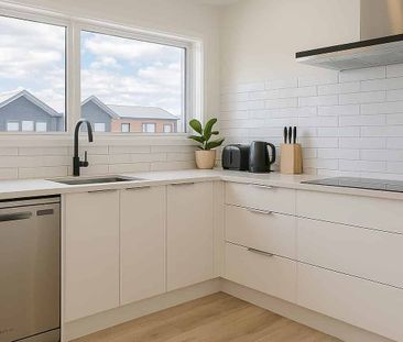 Fabulous Trendy Home, Top Location - Photo 3