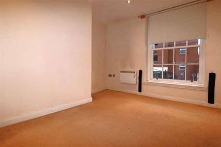 The George, Macclesfield, SK10 - Photo 5