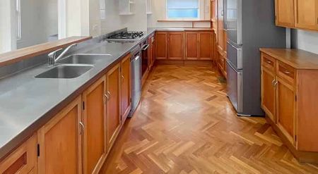 Family Haven with Studio Apartment - Photo 3