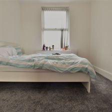 2 bedroom Flat in Kelso Road, Leeds - Photo 1