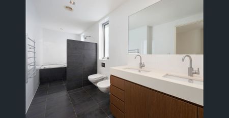 Family Haven in an Idyllic Beachside Setting - Photo 4