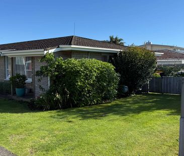 Sunny, Secure, Low-Maintenance Rental in Popular Matua - Photo 4