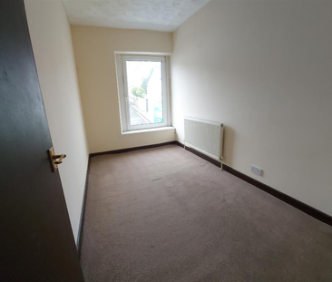 Neath Road, Plasmarl, SWANSEA - Photo 3