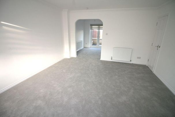 3 bedroom semi-detached house to rent - Photo 1