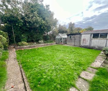 2 bedroom semi-detached bungalow to rent - Photo 4