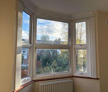 Blenheim Gardens, London, NW2 - Photo 1