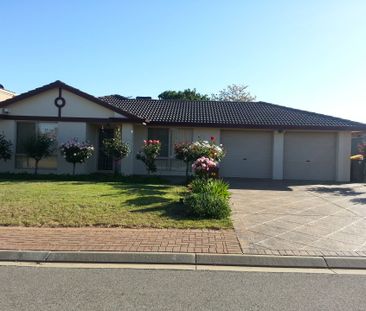 4 Bedroom Property with Pool! - Photo 4