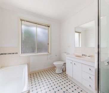 3 Bedroom 2 Bathroom duplex house with lock up garage - Photo 3