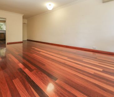 Stylish two bedroom apartment located in prime Toorak location! - Photo 1