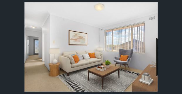 Updated 2 bedroom top floor residence - Photo 1