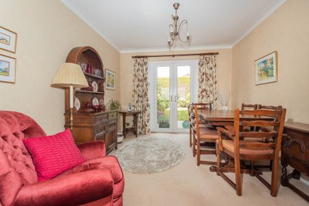 4 Prince Edward Gardens, Belfast, BT9 5GD - Photo 3