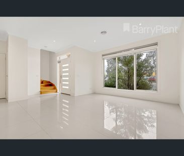 65 Lygon Drive, Craigieburn, Vic 3064 - Photo 3