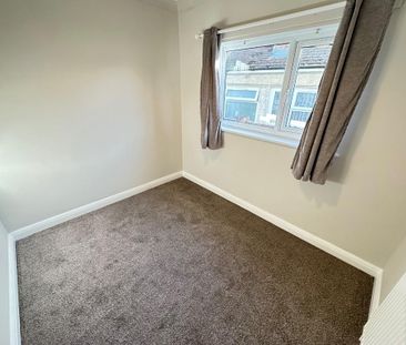 3 bedroom semi-detached bungalow to rent - Photo 1