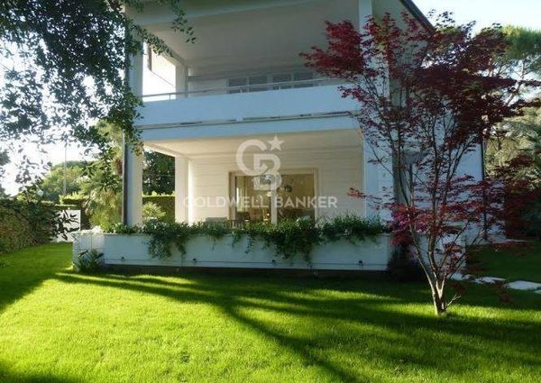 via sant elme, 12, Forte dei Marmi, Tuscany 55042