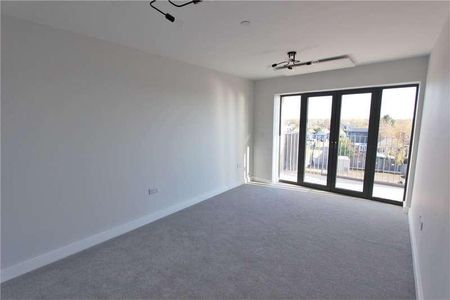 London Road, Hadleigh, Benfleet, Essex, SS7 - Photo 5