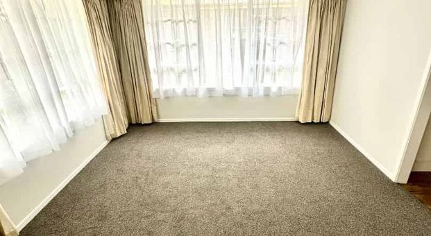 Freshly Renovated 3-Bedroom Home - Don't miss out! - Photo 1