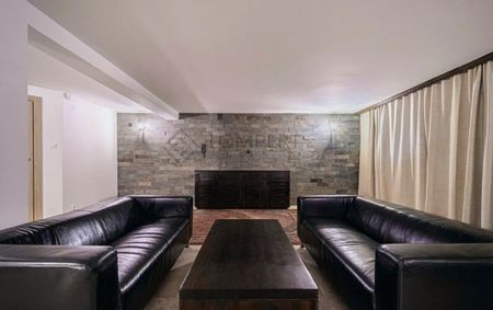 Świeżo wyremontowany przestronny dom - Zdjęcie 2