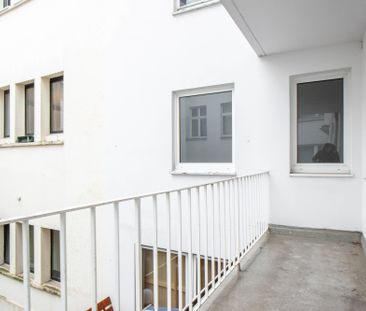 Schick renovierte 3 Zimmerwohnung mit Balkon im Hufeisen von Bielef... - Photo 1