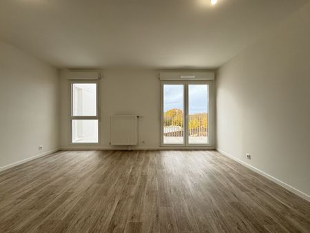 À louer – Appartement 3 pièces avec bureau et deux balcons - Photo 2