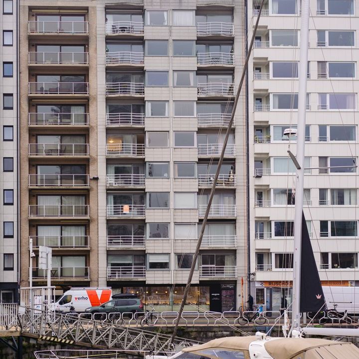 Prachtig gerenoveerd appartement met 2 slaapkamers te huur in Oostende - Photo 1