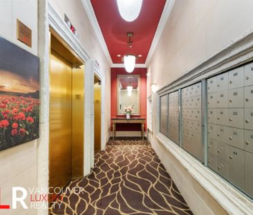 Condo in Downtown Vancouver, British Columbia - Photo 1